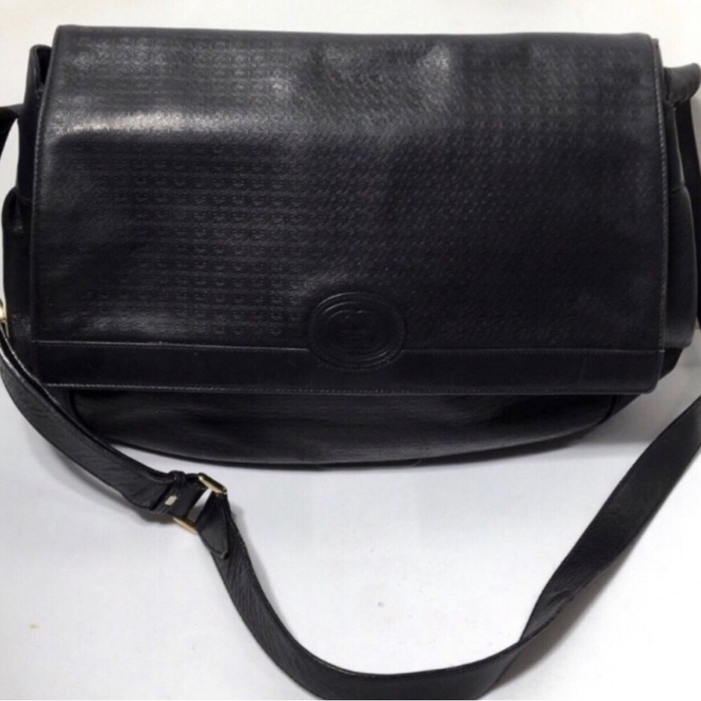 Gucci Black Leather Vintage Shoulder Messenger Bag.